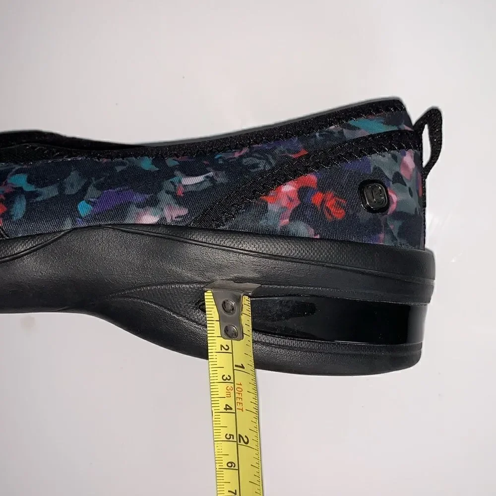 NWT B Zeeb Women’s Slip-On Black/Florals Shoes Size 9,5